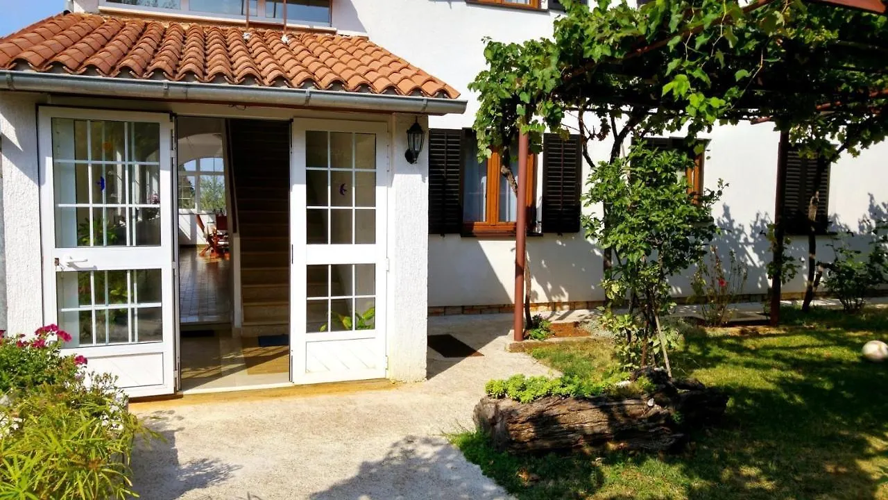 Sveti Lovreč Pazenatički Marinela Korsa With Pool酒店 3*, Sveti Lovreč Pazenatički 克罗地亚